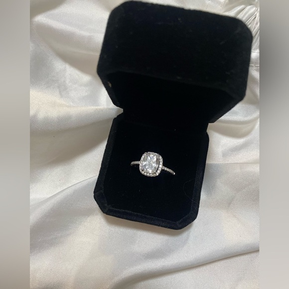 Silver  925  Crystal Cushion Cut Finger  Fancy Ring  Size 7 - Picture 2 of 6